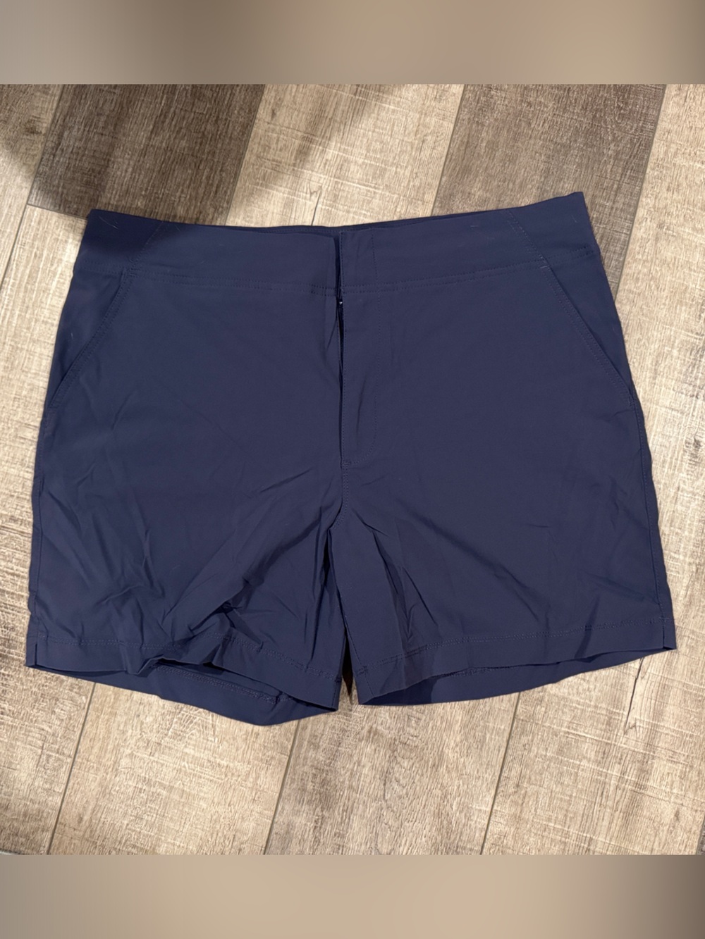 Columbia Navy Athletic Shorts for Women Size 14 6in Length
